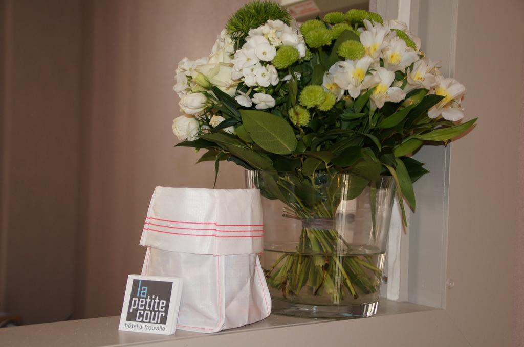 La Petite Cour Hotel Trouville-sur-Mer Luaran gambar
